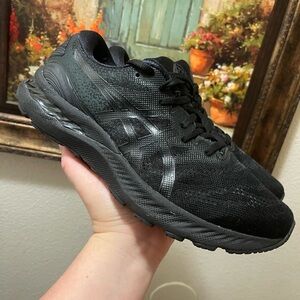 ASICS Gel-Nimbus 23 Triple Black sneakers